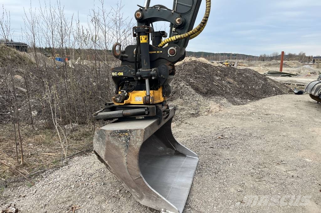 Hyundai HW 150 ACR Gravemaskiner på hjul