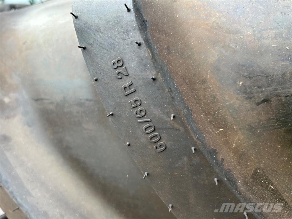 Vredestein 710/70R38 + 600/65R28 Колеса