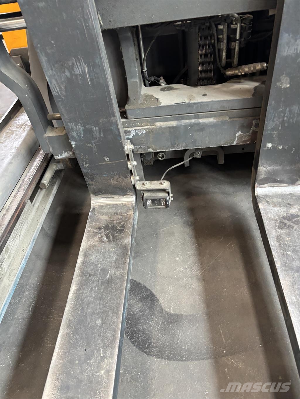 Jungheinrich ETV 214 Li-lon Reach truck - depo içi istif araçları