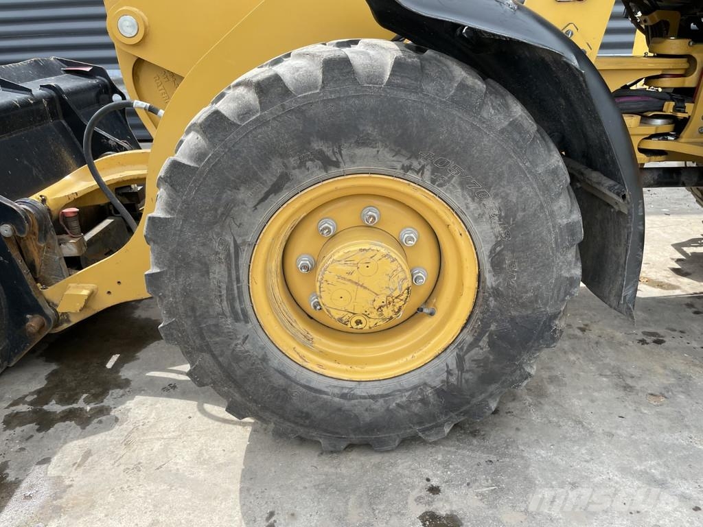 CAT 907M Φορτωτές με λάστιχα (Τροχοφόροι)