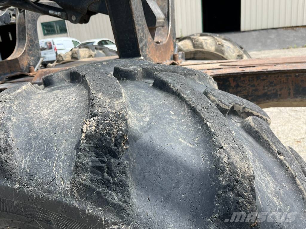 Komatsu 855 Kuormatraktorit