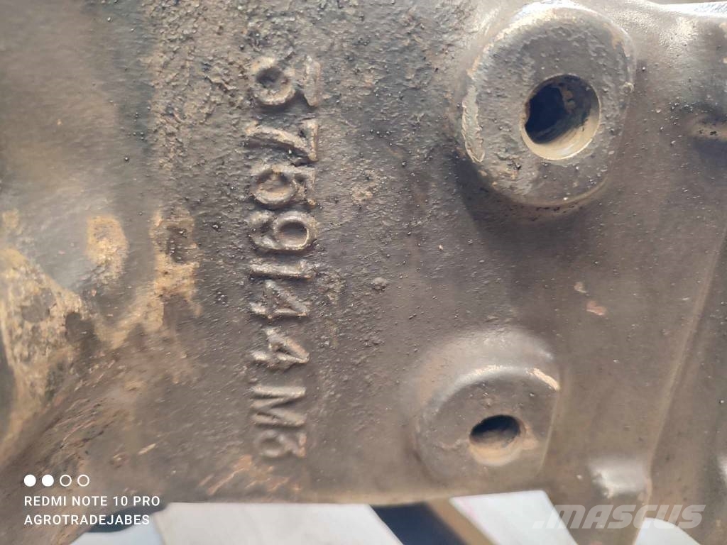 Fermec 860 (3759144M3) rear portal axle Ašys