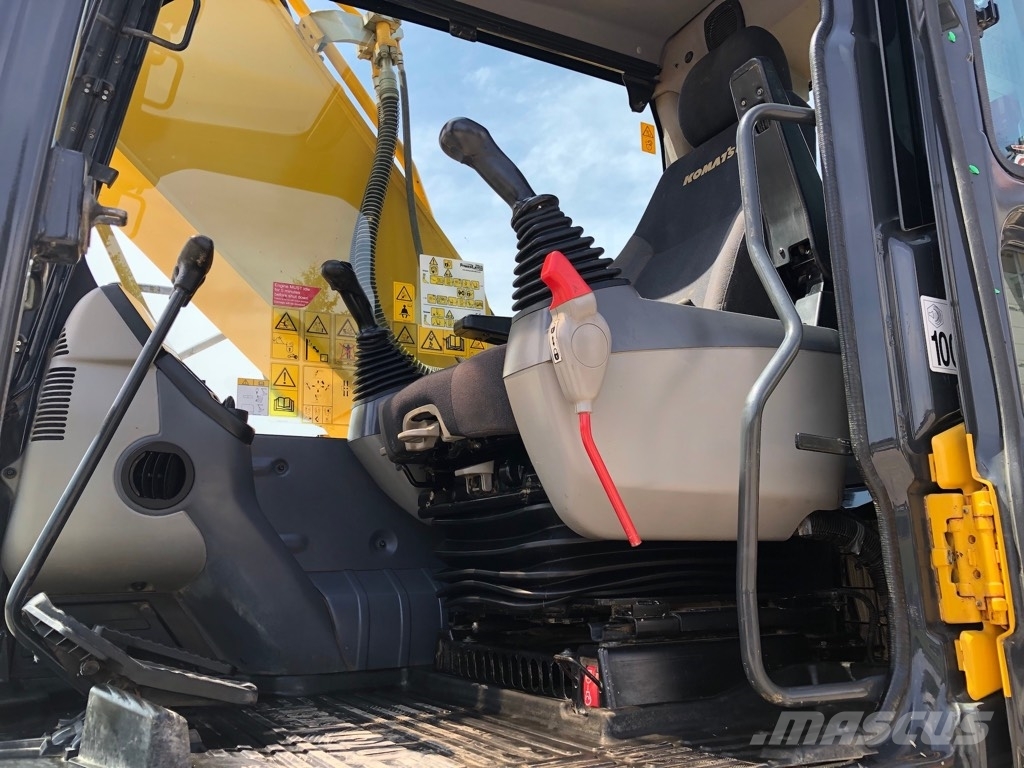 Komatsu PC210LC-11 حفارات زحافة