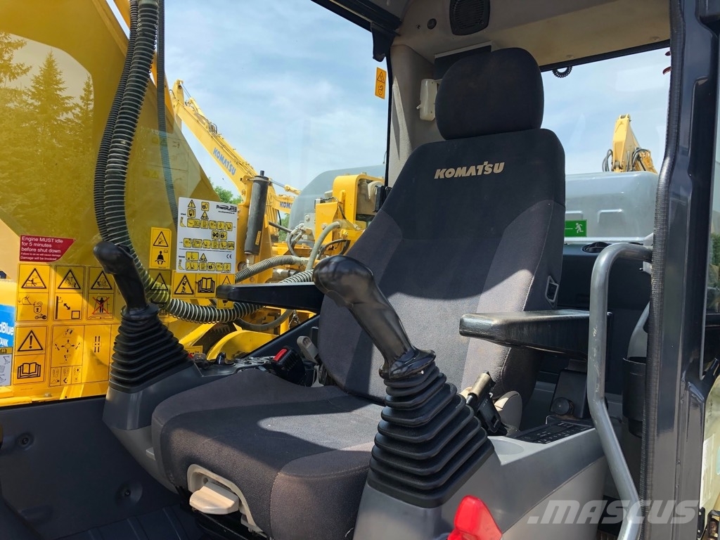 Komatsu PC210LC-11 حفارات زحافة