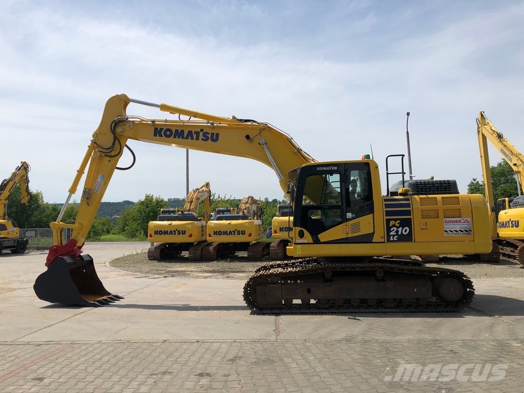 Komatsu PC210LC-11 حفارات زحافة