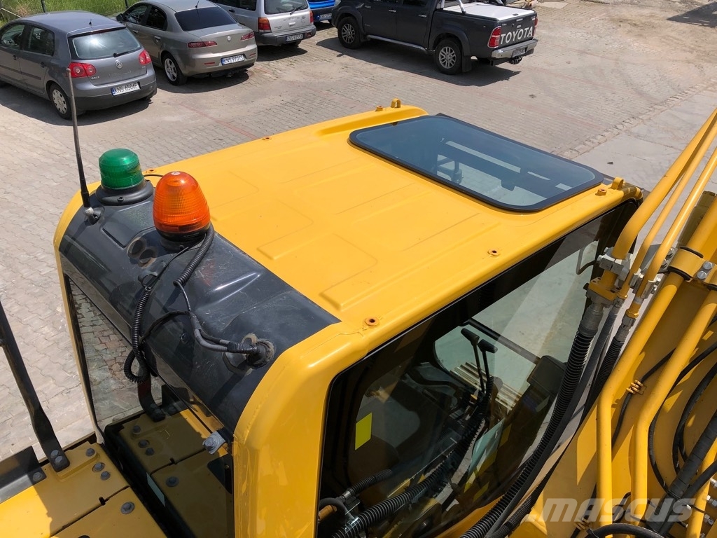 Komatsu PC210LC-11 حفارات زحافة