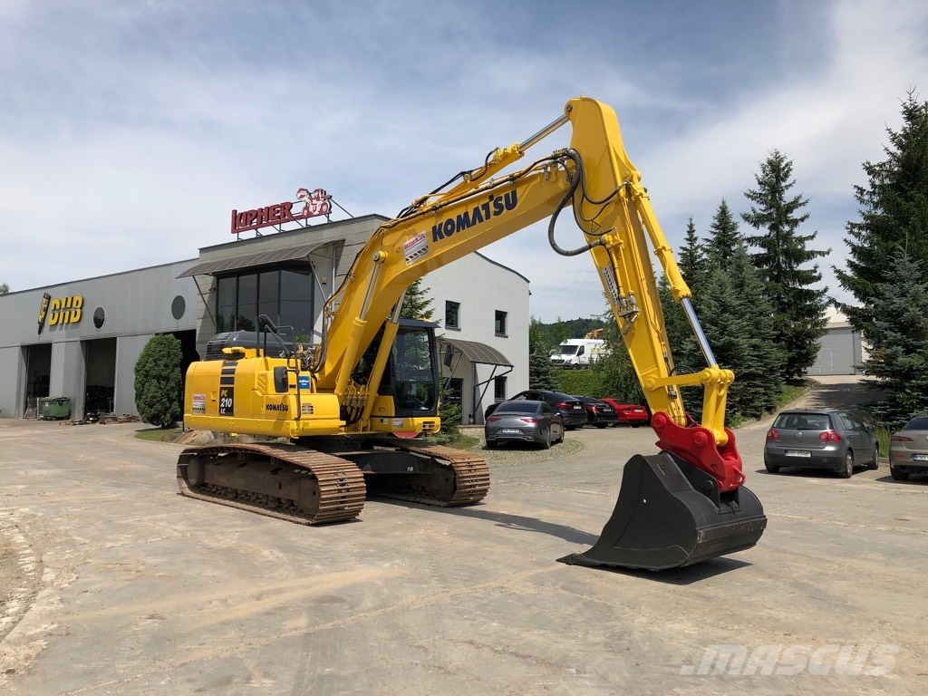 Komatsu PC210LC-11 حفارات زحافة
