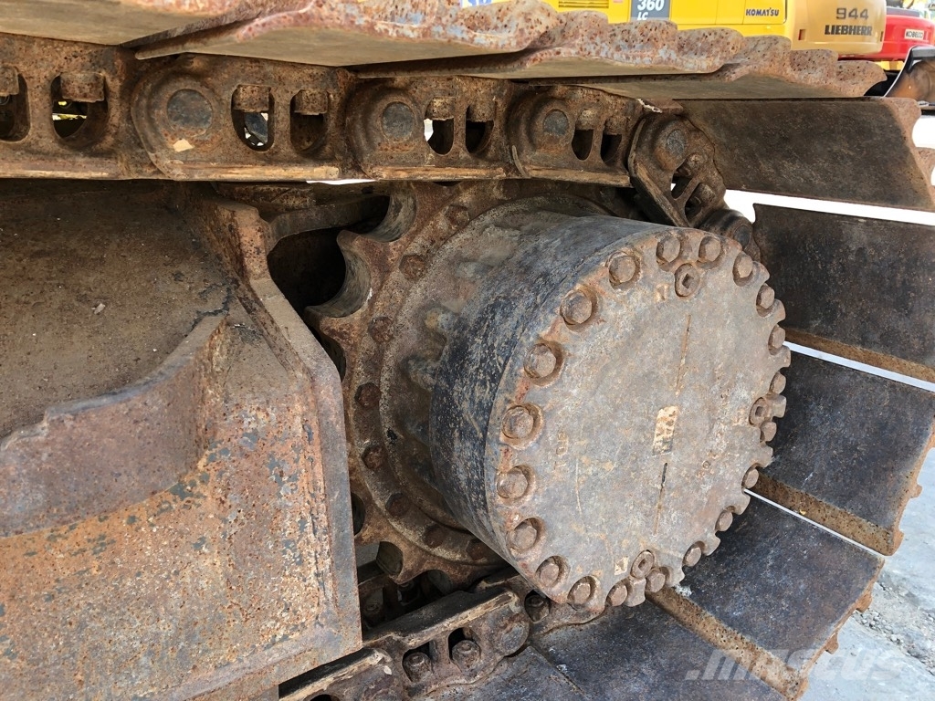 Komatsu PC210LC-11 حفارات زحافة