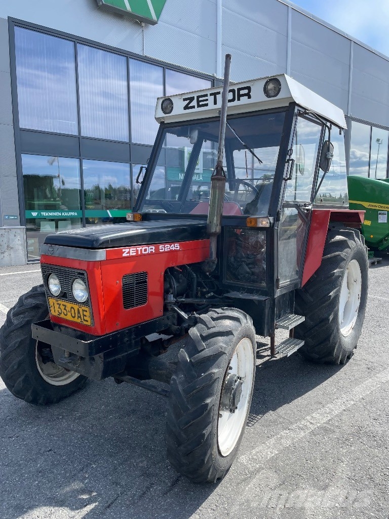 Zetor 5245 الجرارات
