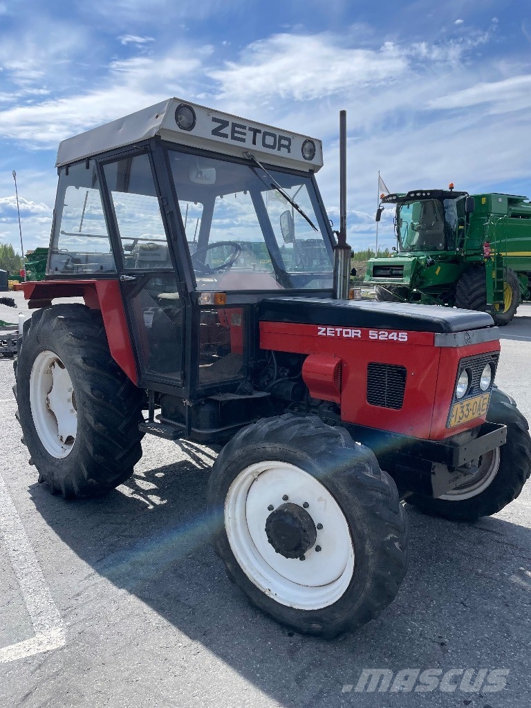 Zetor 5245 الجرارات