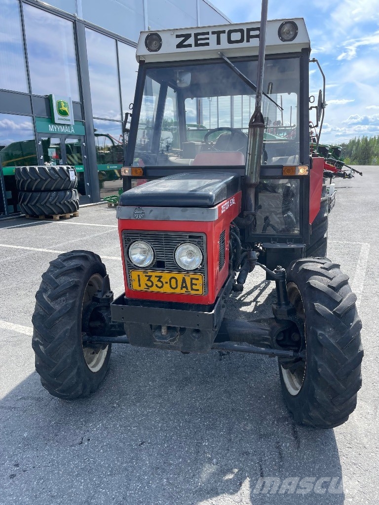 Zetor 5245 الجرارات