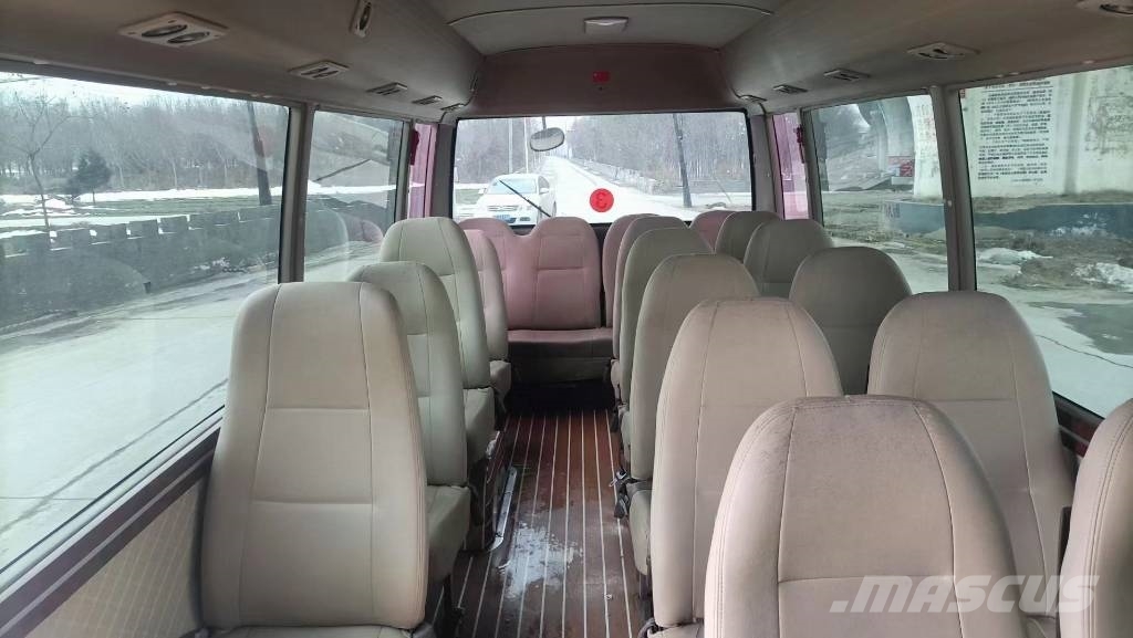 Toyota Coaster Bus 迷你巴士