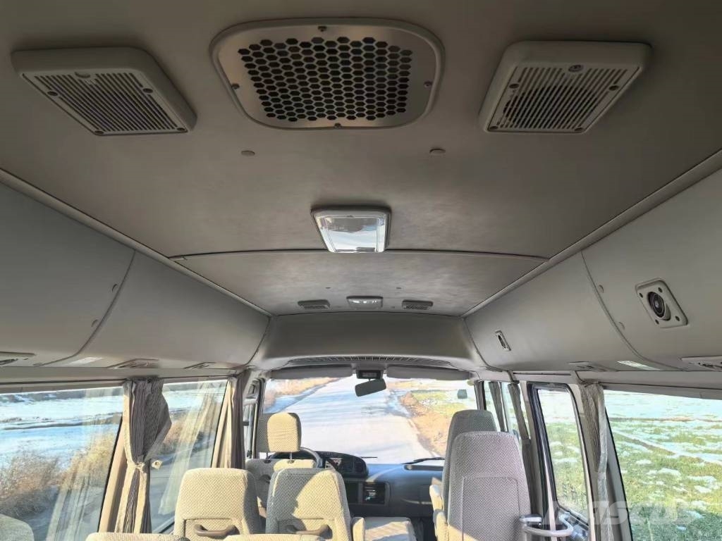 Toyota Coaster Bus 迷你巴士