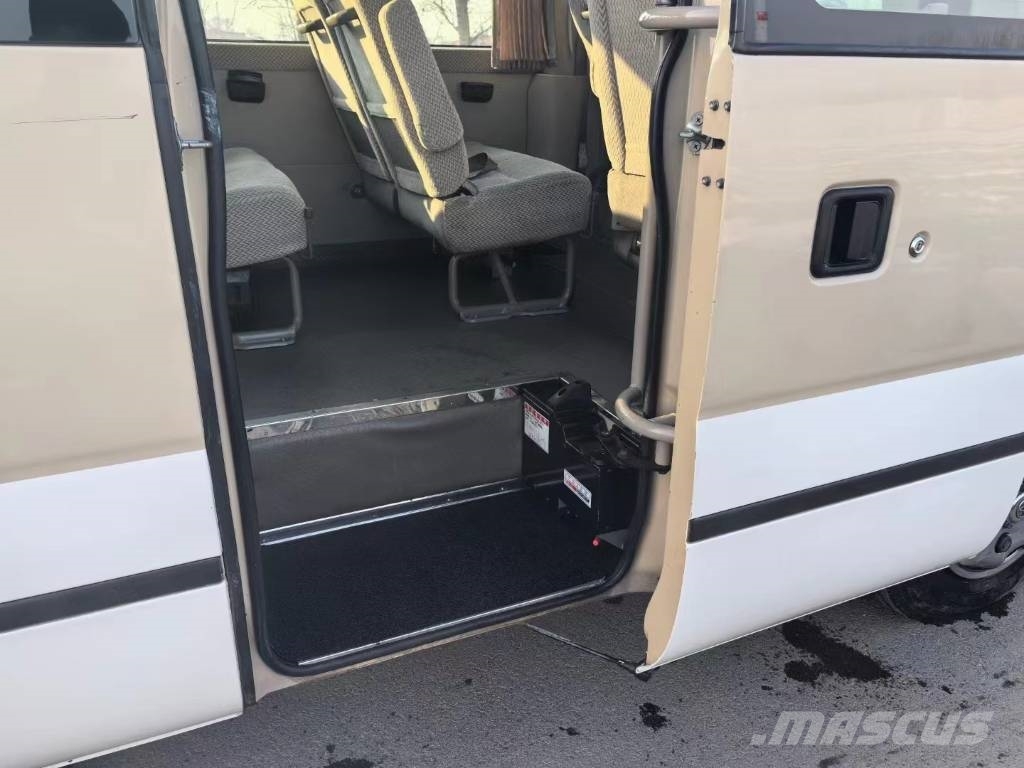 Toyota Coaster Bus 迷你巴士