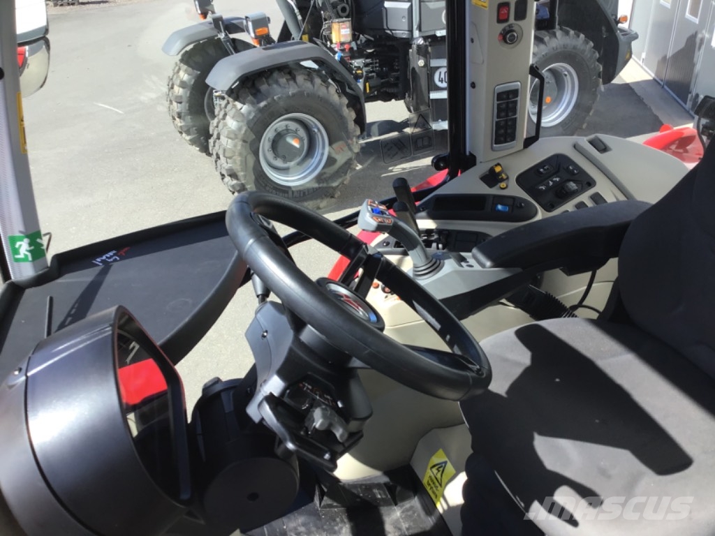Massey Ferguson 5S.145 Traktori