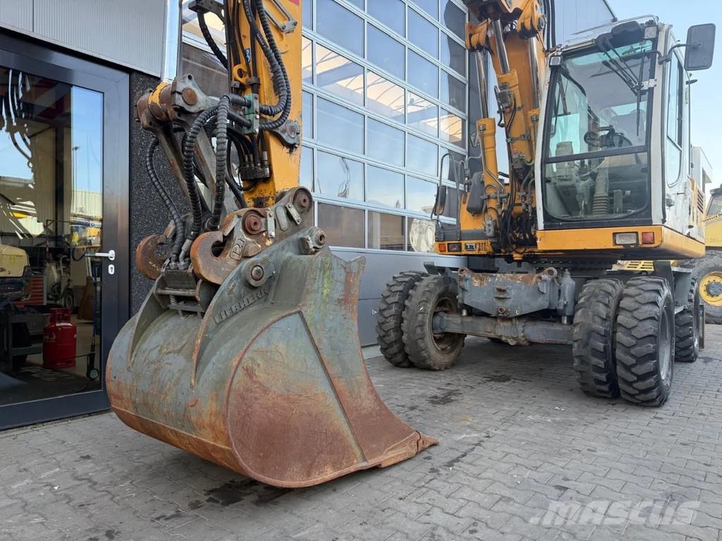 Liebherr A900C Excavadoras de ruedas