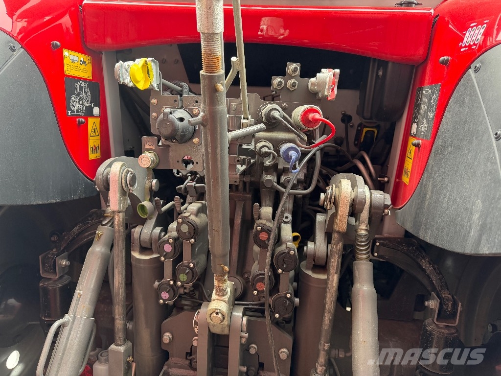 Massey Ferguson 7S 165 Traktoren