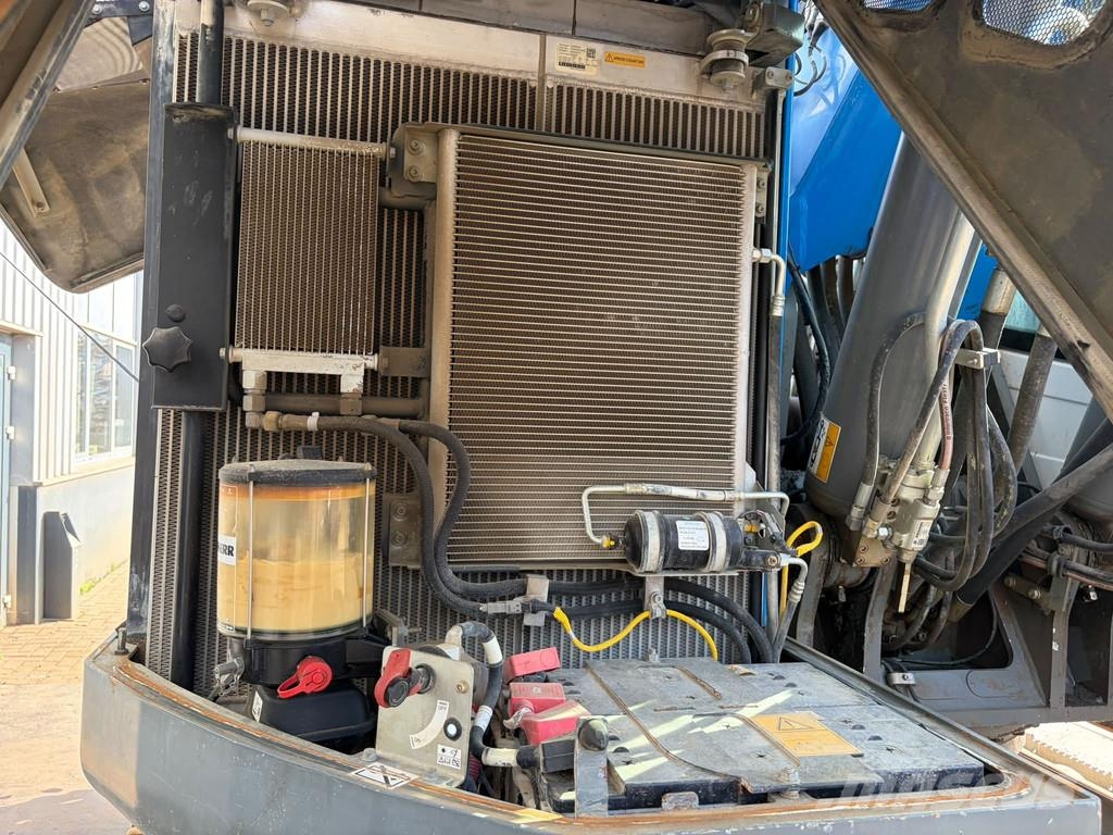 Liebherr 926 KLC Compact Beltegraver