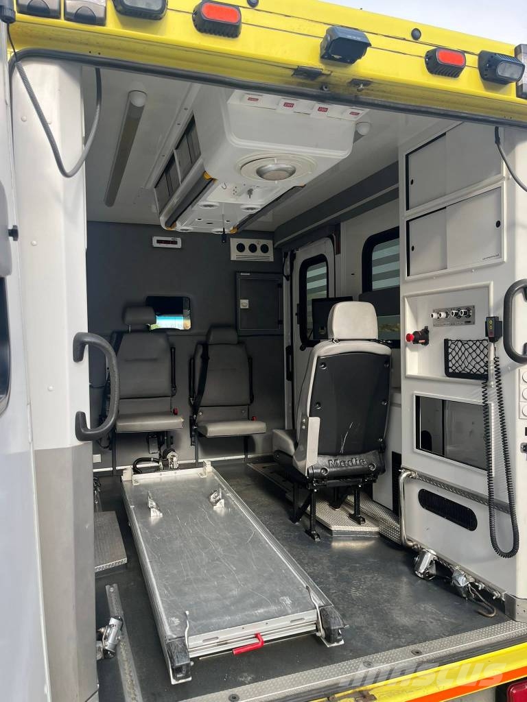Mercedes-Benz Sprinter 519 CDI Ambulanssit