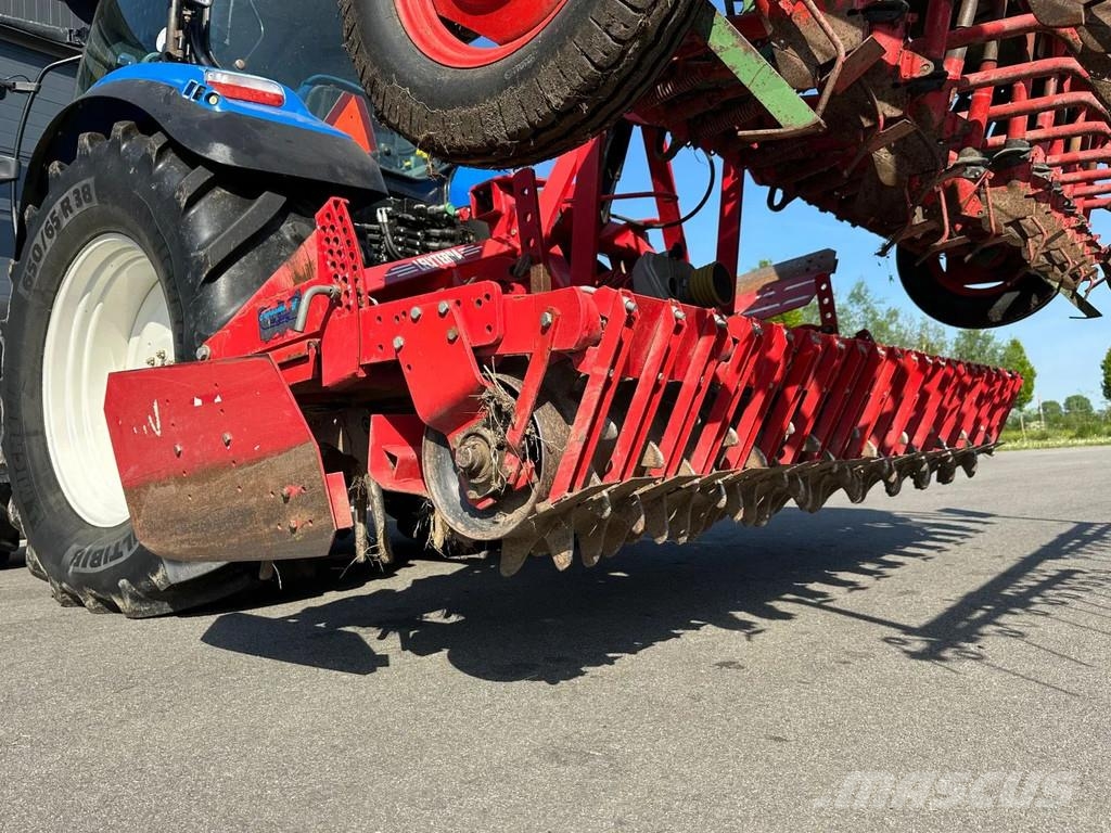 Lely Terra Rotorkopeg met Hassia DU 100 zaaimachine Drillmaschinen