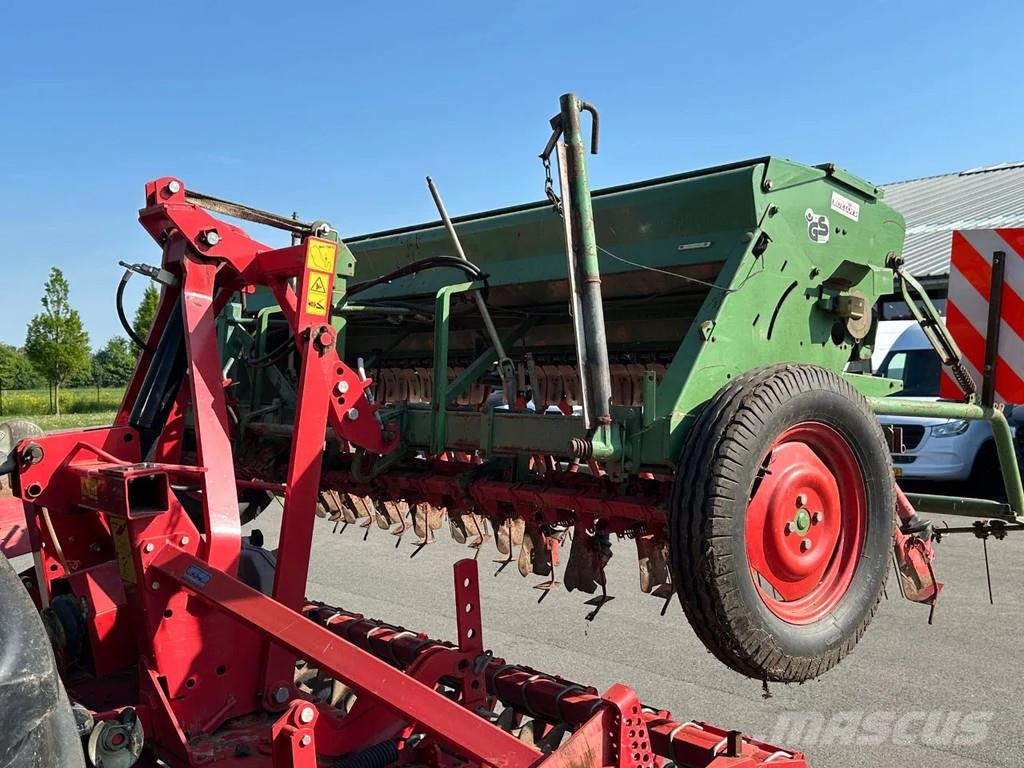 Lely Terra Rotorkopeg met Hassia DU 100 zaaimachine Drillmaschinen