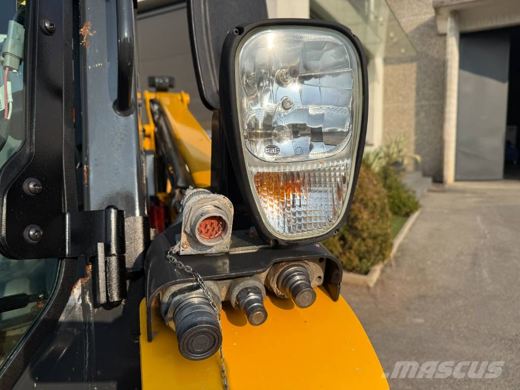 Manitou 1900 R Міні-навантажувачі