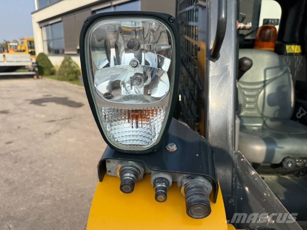 Manitou 1900 R Міні-навантажувачі