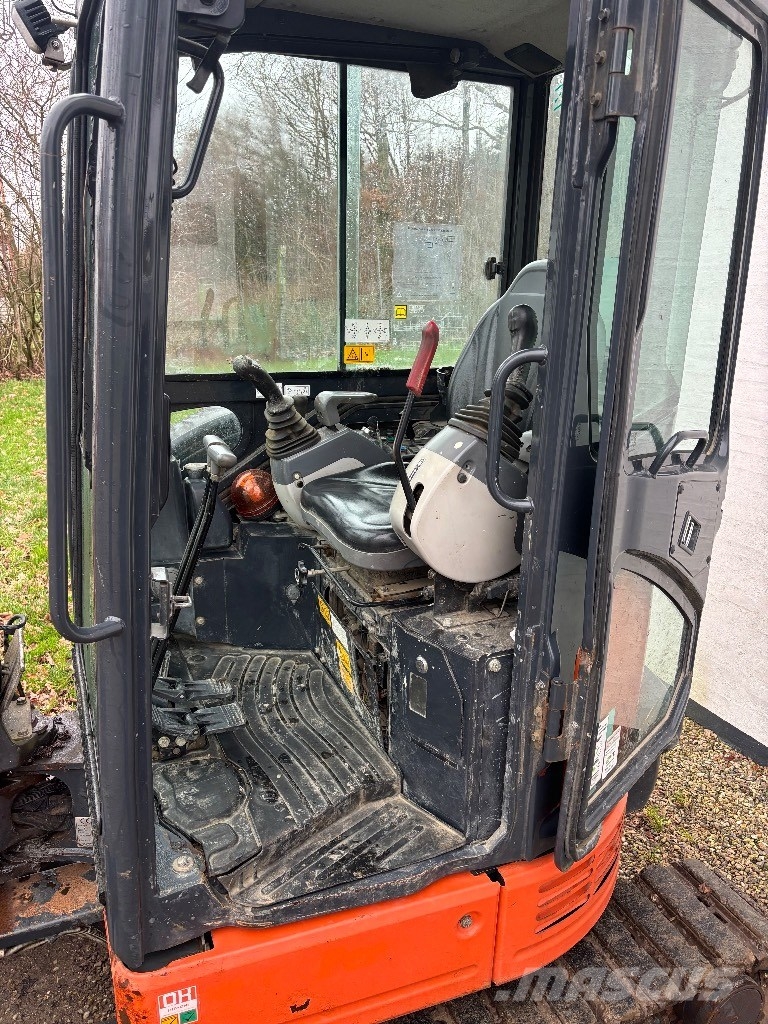 Hitachi ZX 26 U-5 Міні-екскаватори < 7т