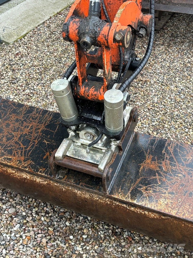 Hitachi ZX 26 U-5 Міні-екскаватори < 7т