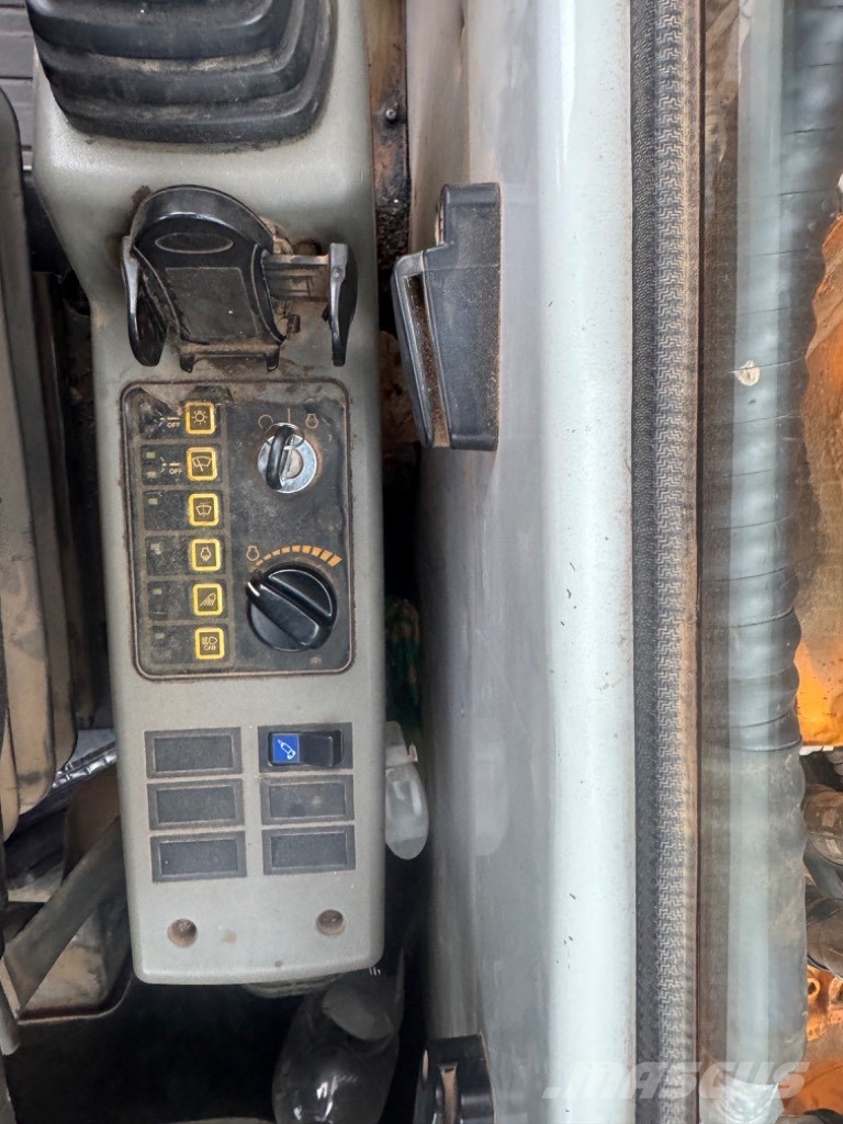 Hyundai 170W-7 Excavatoare cu roti