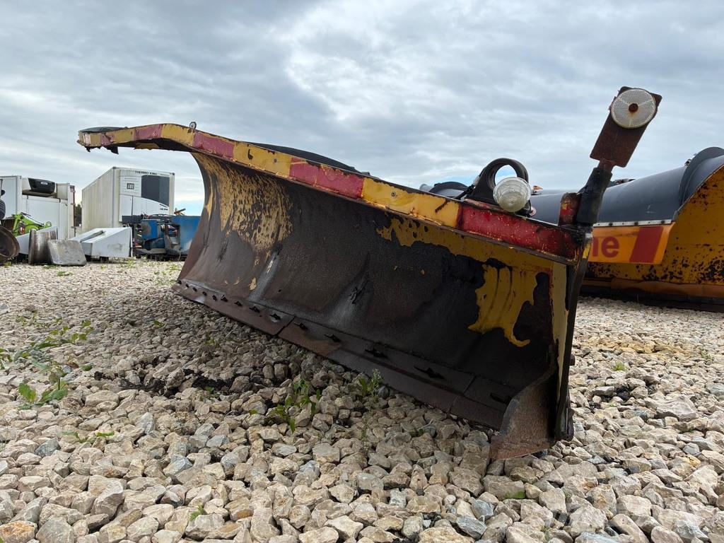 AM Teho 3100 KT2 SNOWPLOW 4300 MM Snow groomers