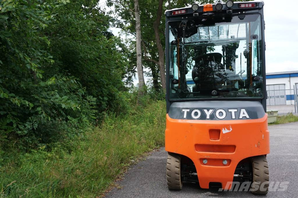 Toyota 8FBMT35 Электропогрузчики