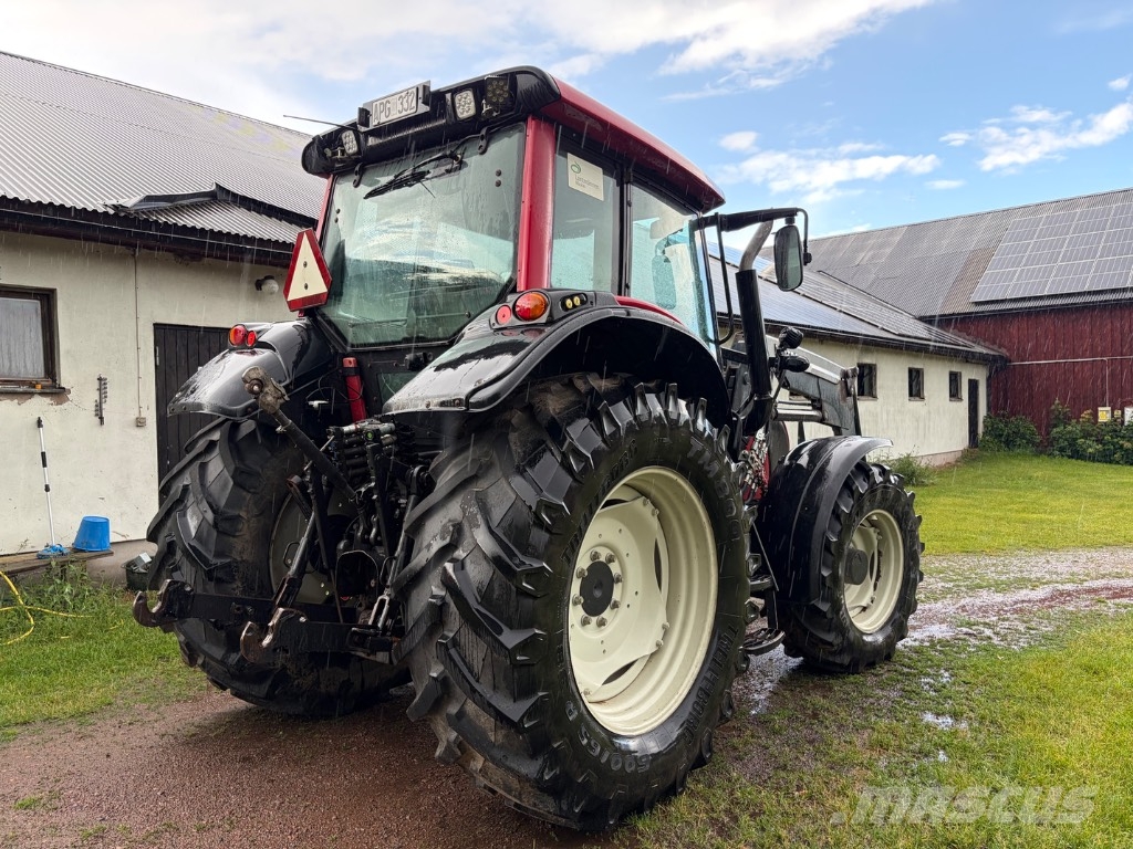 Valtra N 121 Advance トラクター