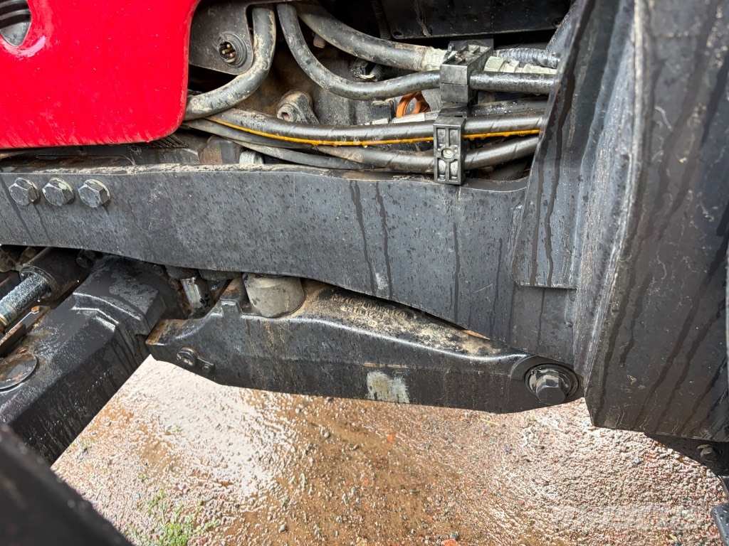 Valtra N 121 Advance トラクター
