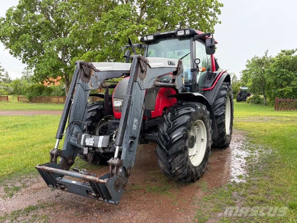 Valtra N 121 Advance トラクター