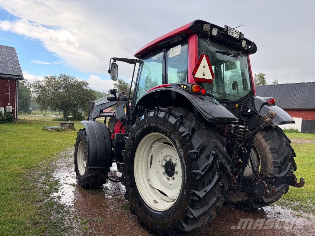 Valtra N 121 Advance トラクター