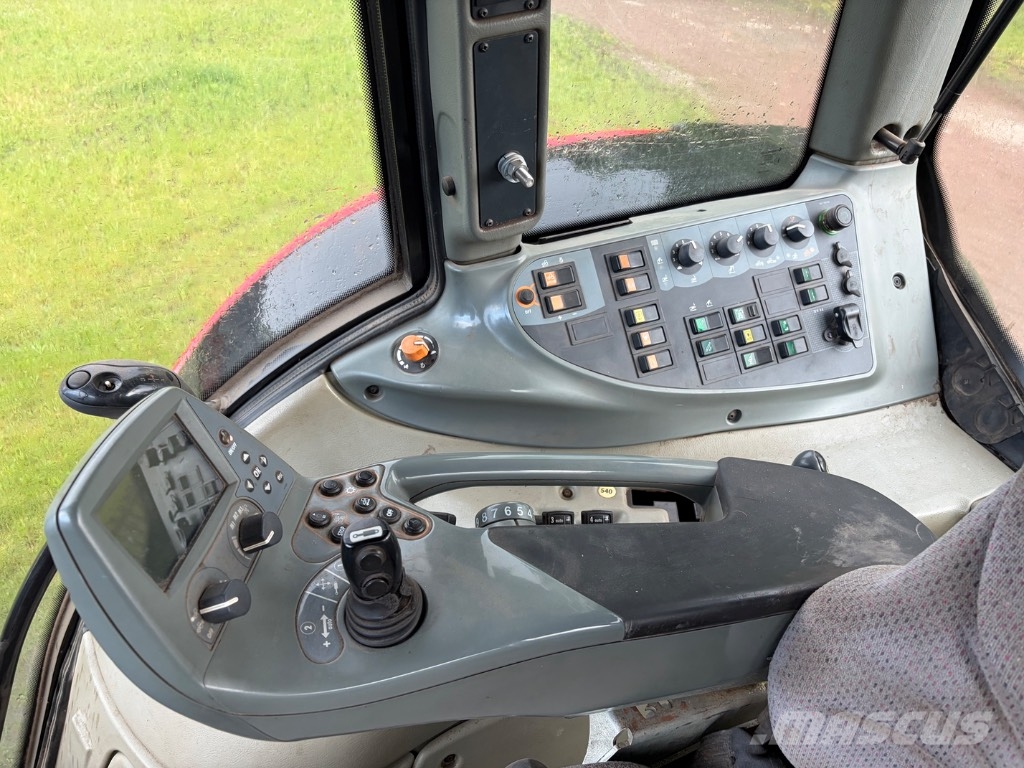 Valtra N 121 Advance トラクター