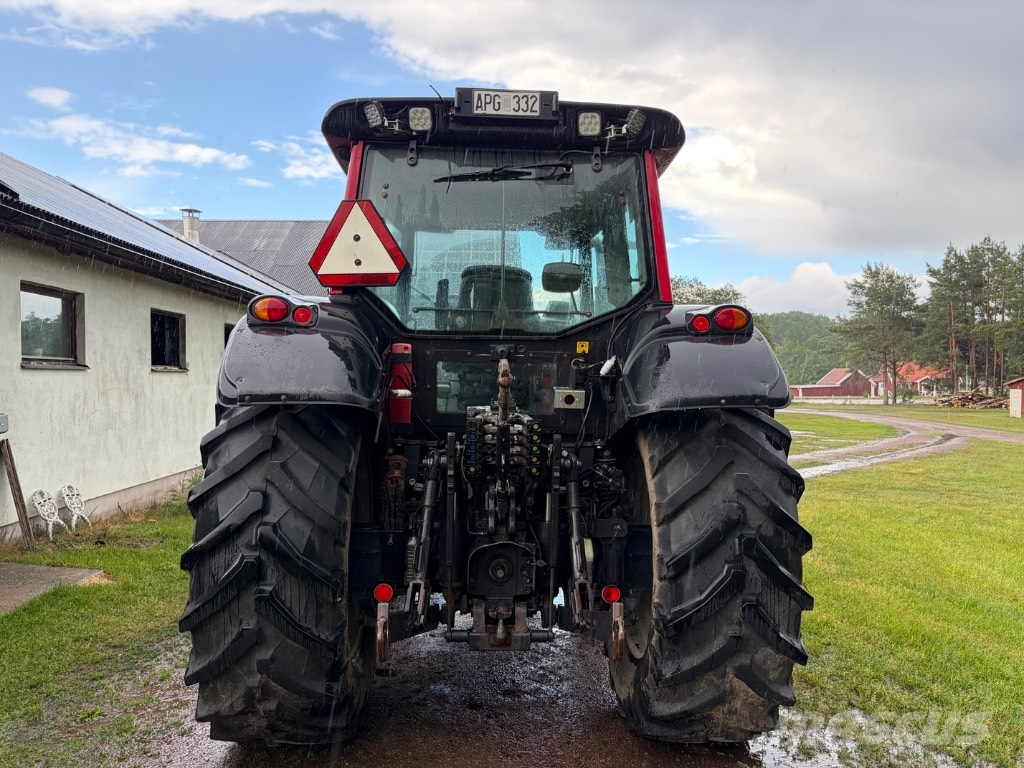 Valtra N 121 Advance トラクター