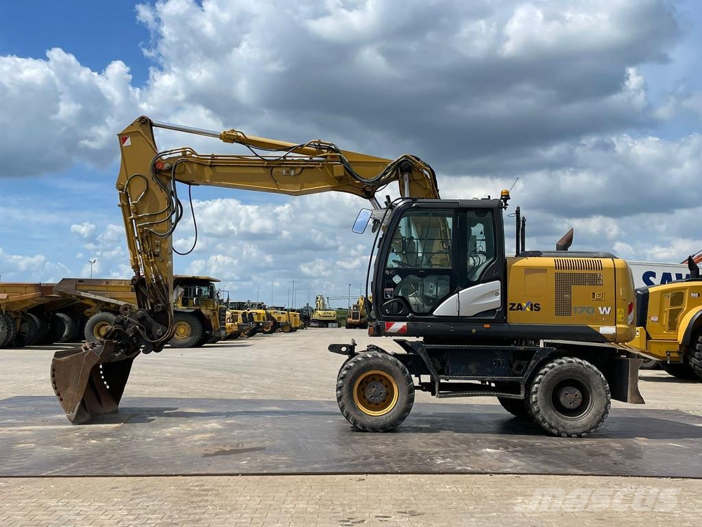 Hitachi ZX170W-5B حفارات بعجل
