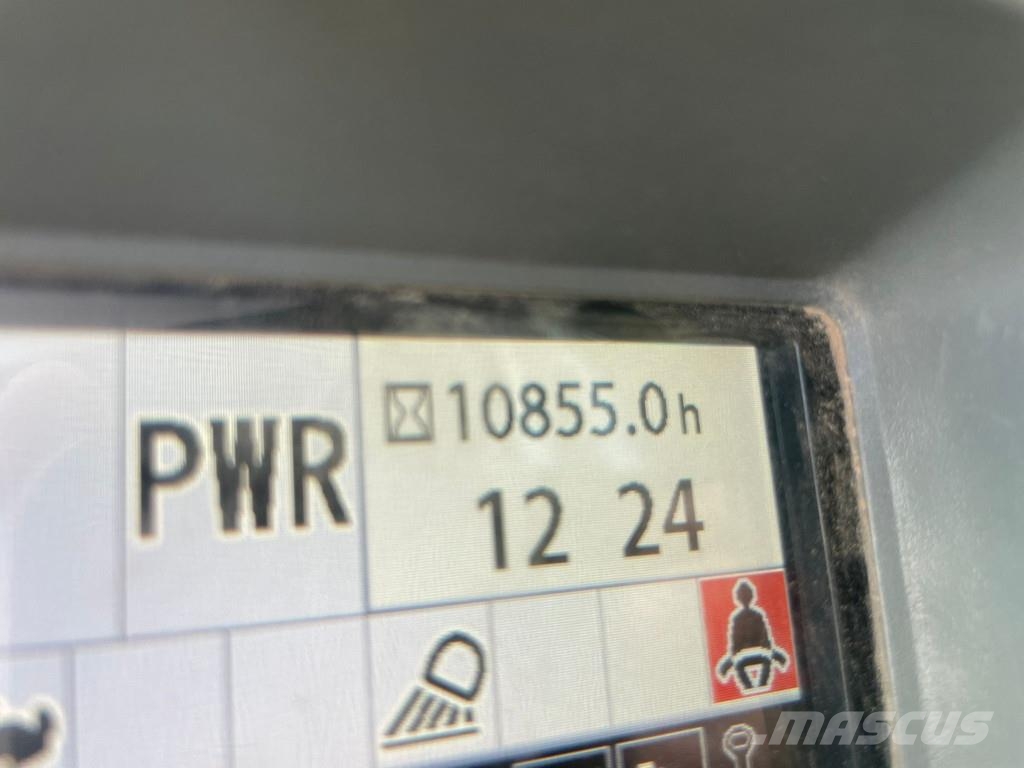 Hitachi ZX170W-5B حفارات بعجل
