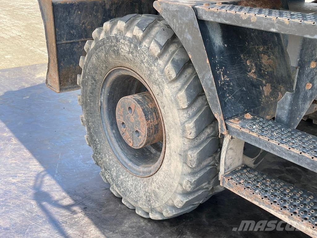 Hitachi ZX170W-5B حفارات بعجل