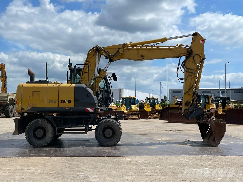 Hitachi ZX170W-5B حفارات بعجل
