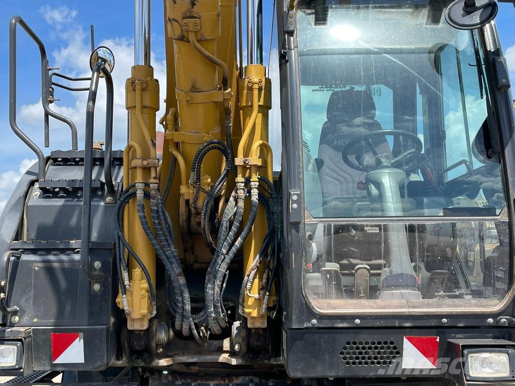 Hitachi ZX170W-5B حفارات بعجل