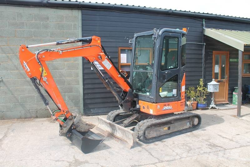Hitachi ZX 26 U Міні-екскаватори < 7т