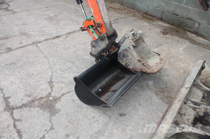 Hitachi ZX 26 U Міні-екскаватори < 7т