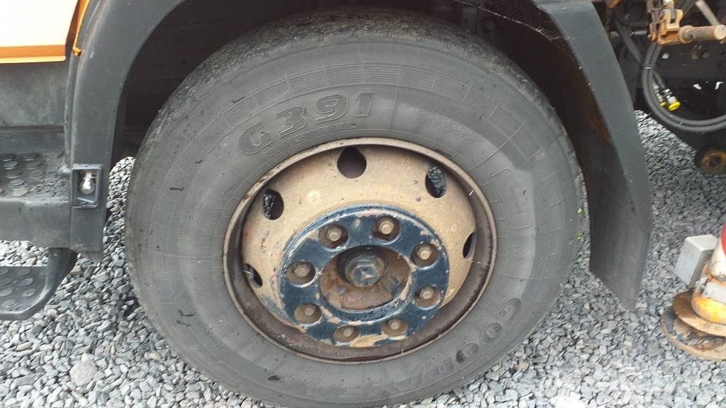 POJAZD DWUDROGOWY-PODNOŚNIK KOSZOWY MERCEDES BENZ 车载式高空作业车