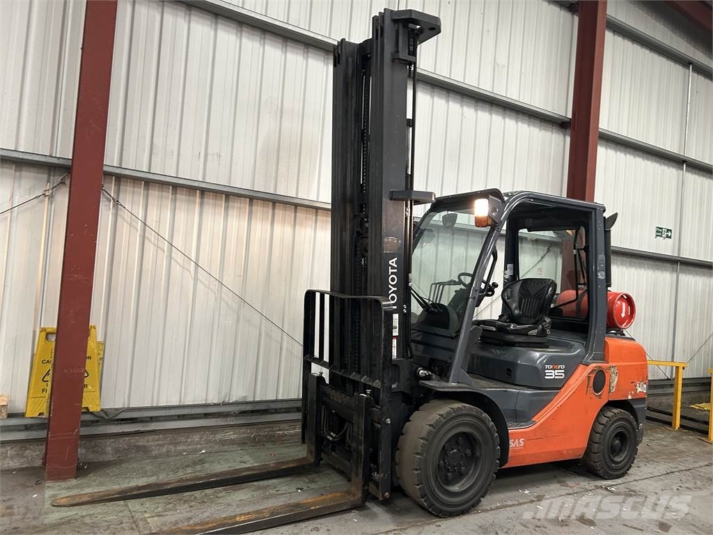 Toyota 02-8FGJF35 LPG forklifts
