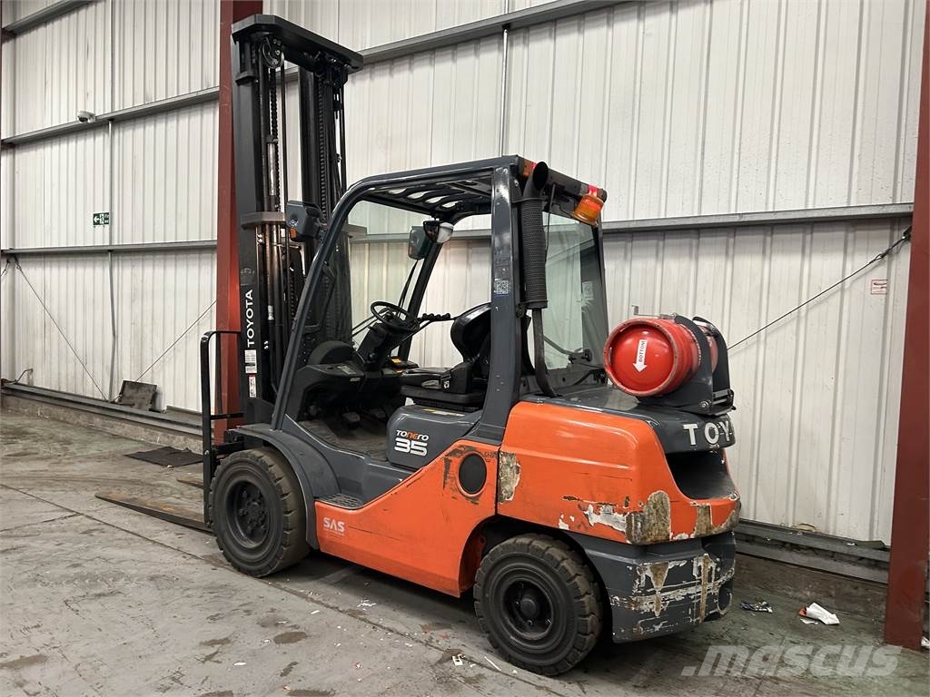 Toyota 02-8FGJF35 LPG forklifts