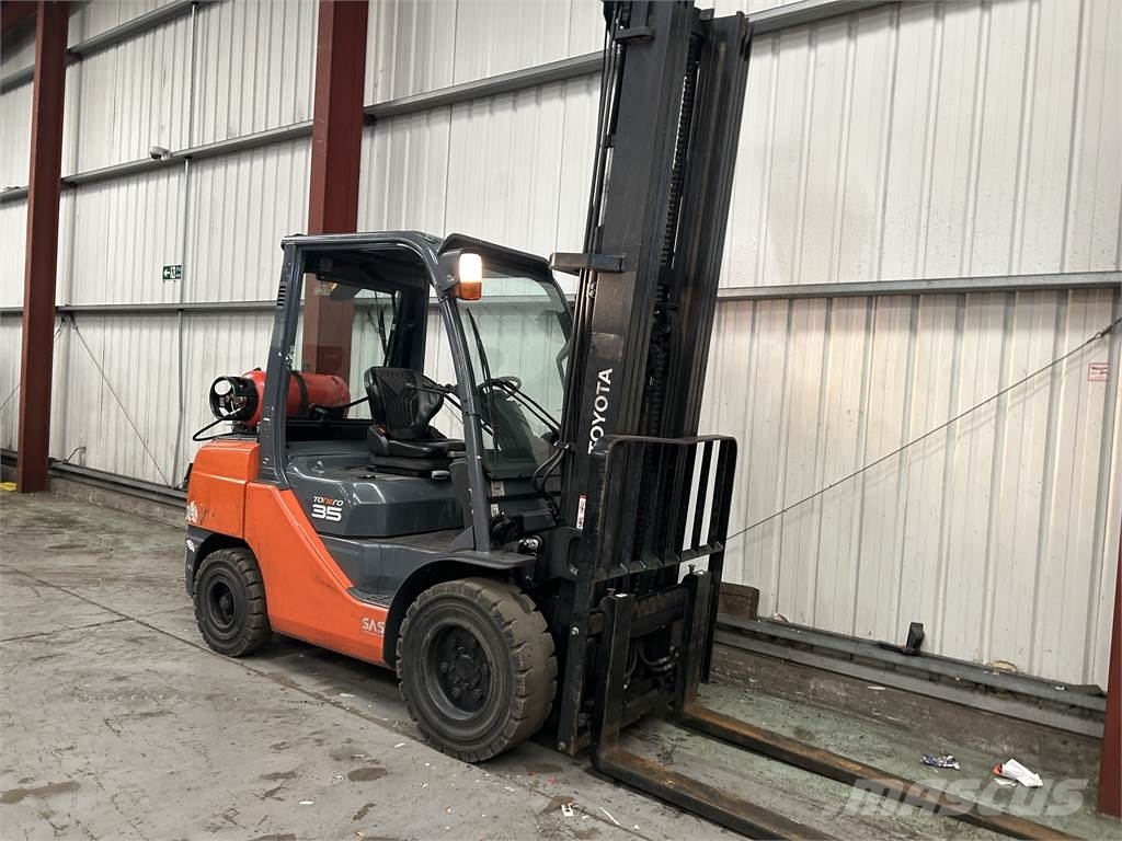 Toyota 02-8FGJF35 LPG forklifts
