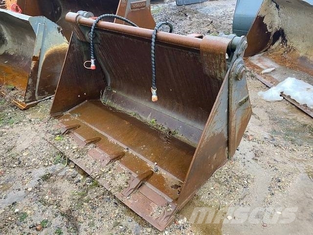 Volvo 1.65 m Klappschaufel / 4-in-1-bucket (99000886) Cucharones
